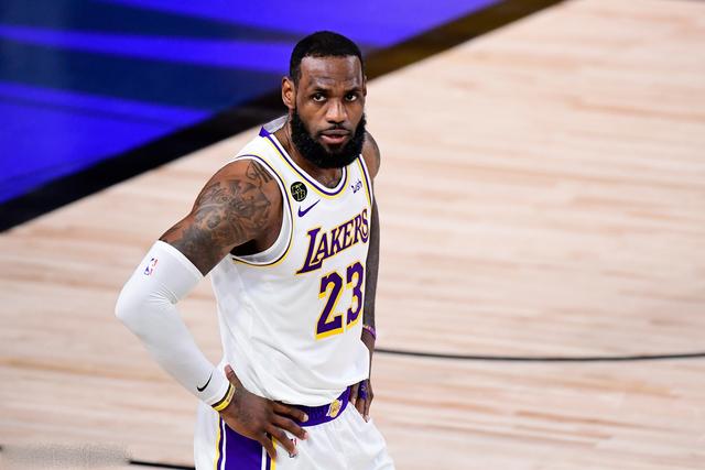 外媒盘点金球奖前30最佳阵容 维哈姆前锋马丁守门