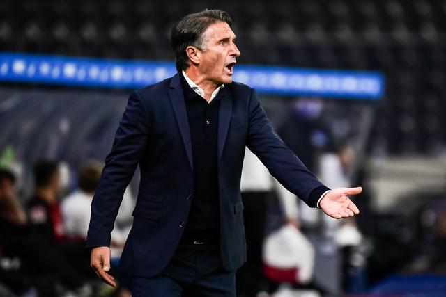 阿莫林执教曼联第一周 展现出非凡的魅力和自信